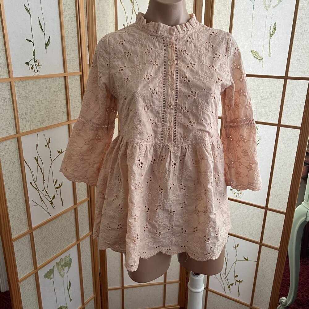 Tea N Rose Eyelet Floral Babydoll Blouse - Picture 8 of 9